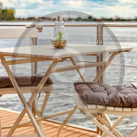 Cozy Ship In Havelsee With Kitchen
