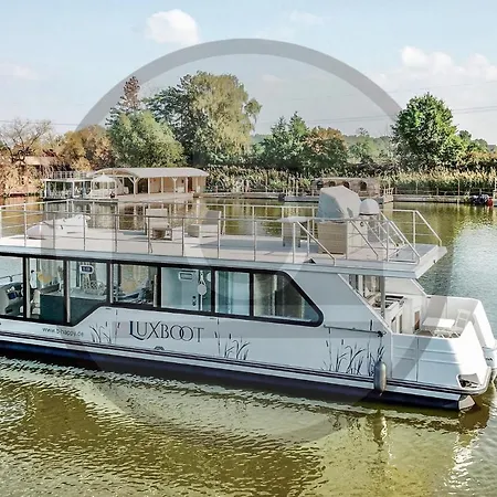 Cozy Ship In Havelsee With Kitchen Milower Land