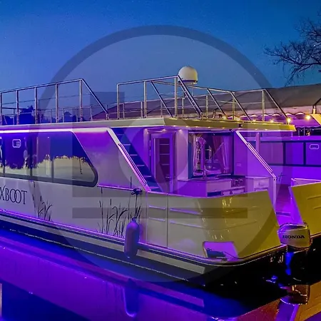 Botel Cozy Ship In Havelsee With Kitchen