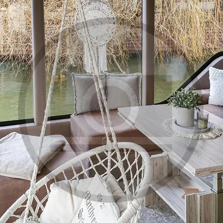 Cozy Ship In Havelsee With Kitchen Botel Milower Land